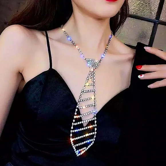 SILVER CRYSTAL RHINESTONE TIE DESIGN Y2K NECKLACE - Picture 1 of 7